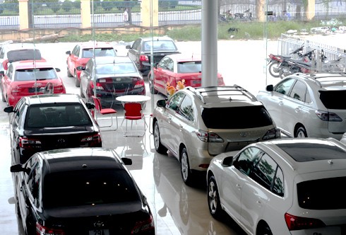 Bản báo cáo cho biết, các đại lý ôtô đang có xu hướng “ép” khách hàng đưa ra quyết định mua xe trong vòng 1 ngày