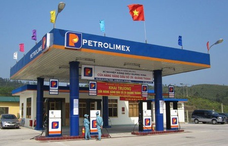 Về lương của cán bộ nhân viên Tập đoàn xăng dầu Việt Nam năm 2011, bình quân chung toàn tập đoàn là trên 6 triệu đồng/tháng. Ảnh minh họa.