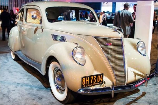 5. Lincoln Zephyr Coupe-Sedan 1937
