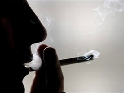 Hút thuốc có thể gây thoái hóa não.