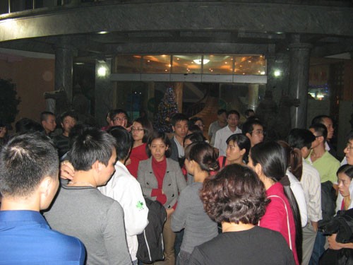 Hàng trăm khách hàng bủa vây trụ sở Công ty Xây dựng số 1 Lai Châu khiếu kiện