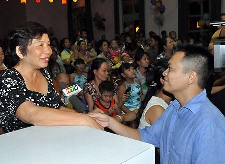 Bà Thanh Thanh là người tích cực tham gia các hoạt động xã hội. Ảnh: thebox/tinngan