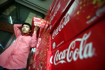 Năm 2013: Áp lực lớn, ngành thuế hé lộ nguồn thu bù Coca Cola Việt Nam bị tố chuyển giá, trốn thuế. Ảnh: Internet