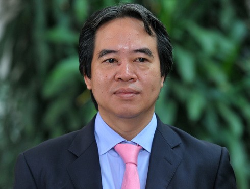 Thống đốc Nguyễn Văn Bình: "Ai cũng chọn việc nhẹ nhàng, gian khổ biết dành phần ai. Tôi rất thích bài hát này". Ảnh: Hoàng Hà