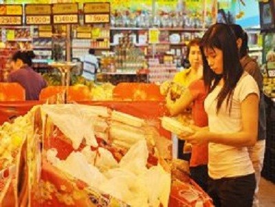 Các siêu thị mở cửa từ mùng 2 Tết bán nhiều mặt hàng bình ổn giá.