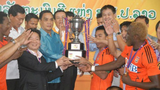 SHB Champasak vô địch Cup Thủ tướng Lào 2012.