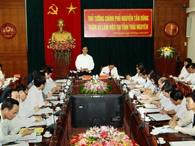 Thủ tướng Nguyễn Tấn Dũng làm việc với lãnh đạo tỉnh Thái Nguyên. Ảnh: Doãn Tấn – TTXVN.