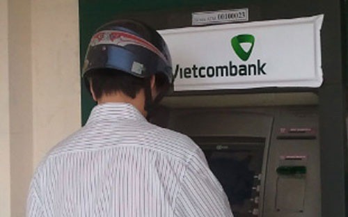 Vietcombank thay đổi hệ thống nhận diện thương hiệu với màu sắc, logo và phông chữ mới.