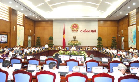 Toàn cảnh phiên họp Chính phủ thường kỳ tháng 6/2013 - đầu cầu Hà Nội. Ảnh: chinhphu.vn.