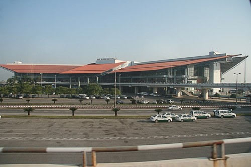 Bộ trưởng Đinh La Thăng chỉ ra nhiều khuyết điểm tại sân bay Nội Bài
