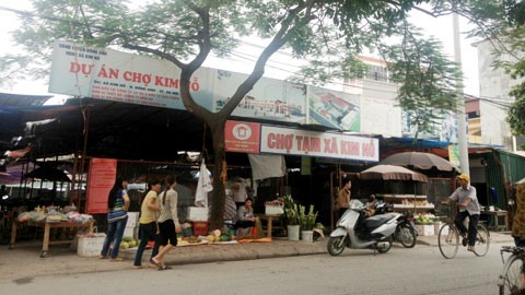 Khu chợ tạm trong thời gian triển khai dự án chợ Kim Nỗ theo chủ trương của TP.Hà Nội