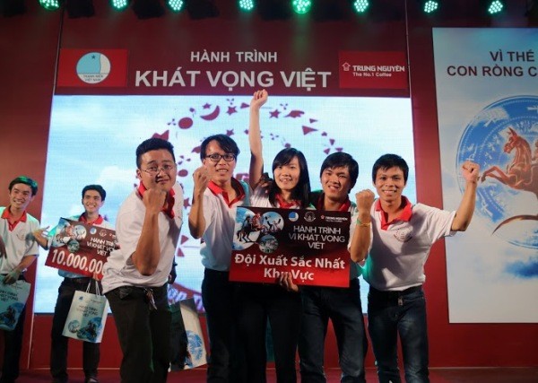 Đội đến từ trường Đại học Bách khoa Đà Nẵng đã xuất sắc đoạt giải nhất khu vực và đại diện miền Trung bước tiếp vào vòng bán kết và chung kết của cuộc thi toàn quốc tại TPHCM (21 và 22/11).