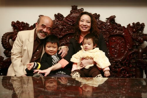 Gia đình hạnh phúc của GS Đặng Hùng Võ. Ảnh: VietQ