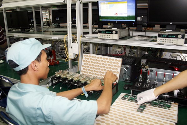 Khoảng 90% điện thoại của Viettel sản xuất được tiêu thụ tại thị trường nước ngoài. (Ảnh: T.H/Vietnam+)