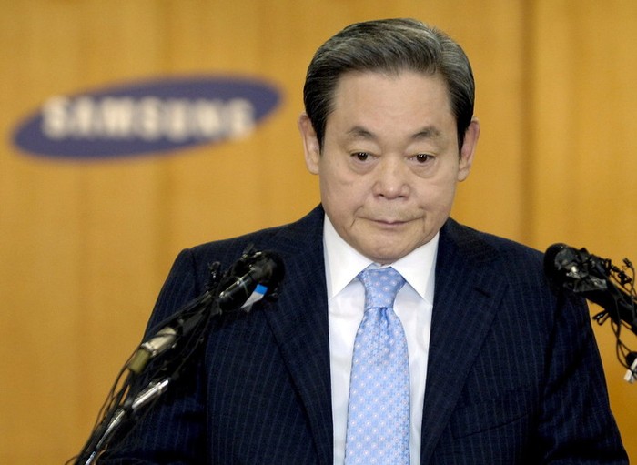 Chủ tịch tập đoàn Samsung Lee Kun-hee hầu tòa vì tội trốn thuế.