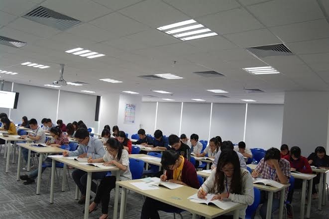 Thí sinh đang làm Global Samsung Aptitude Test (GSAT) I tại TP.Hồ Chí Minh.