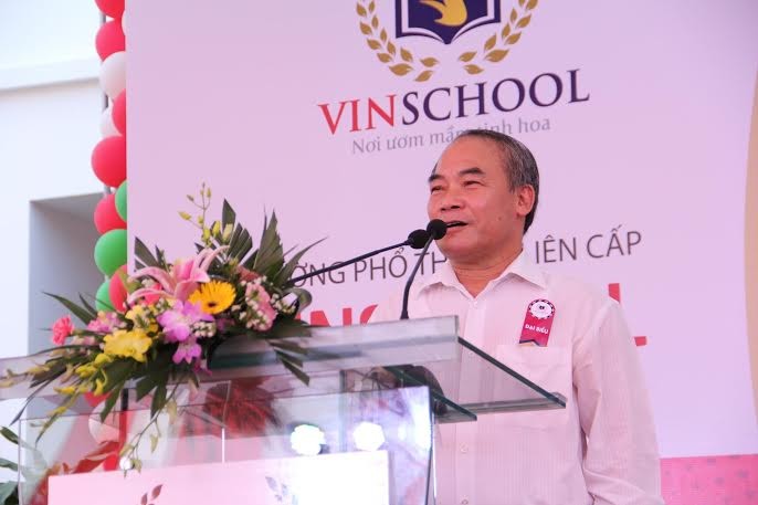 Thứ trưởng Nguyễn Vinh Hiển phát biểu khai mạc Ngày hội Open day - thời khắc lần đầu tiên Vinschool mở cửa đón phụ huynh và học sinh.