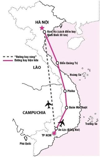 Đường bay hiện nay (màu hồng) và đường bay thẳng theo đề xuất của ông Trần Đình Bá (màu đen).