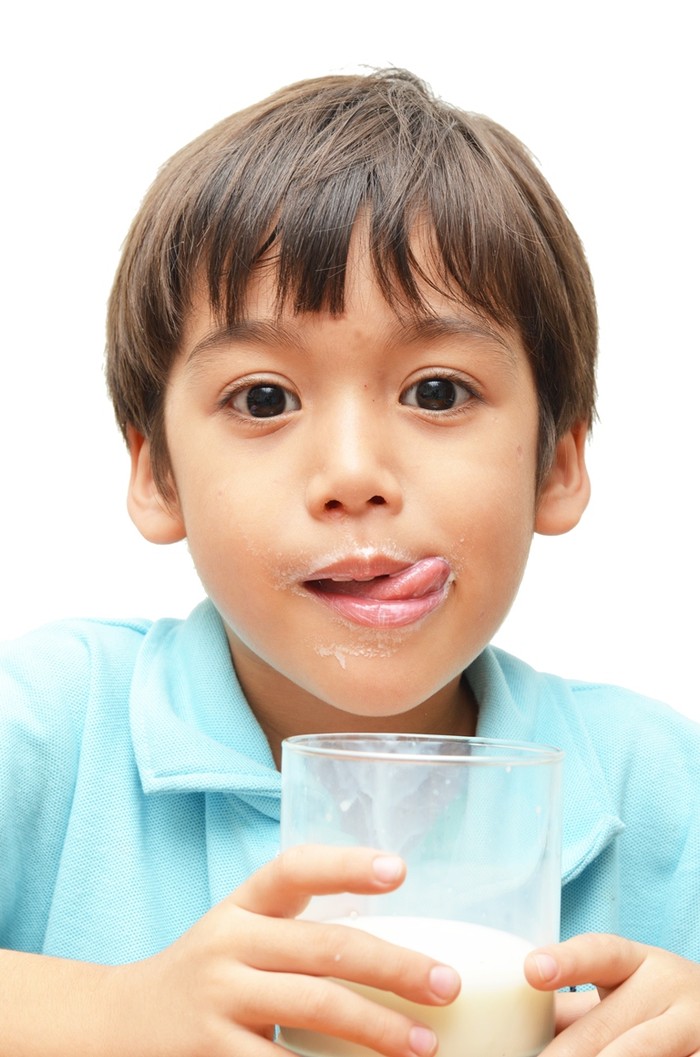 Đừng để việc uống sữa trở thành cơn ác mộng của con trẻ mỗi ngày