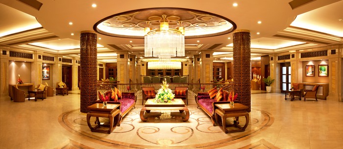 Nội thất sang trọng bên trong Vinpearl Luxury Nha Trang.