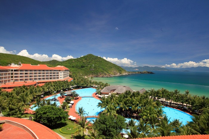 Vinpearl Resort Nha Trang đã được xếp hạng là 1 trong 9 khu nghỉ dưỡng đẹp nhất biển Đông và là địa chỉ nghỉ dưỡng được yêu thích của nhiều đối tượng khách hàng.