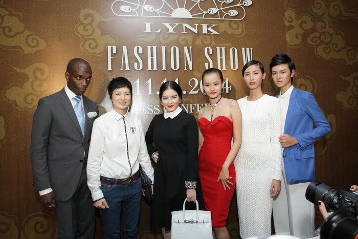 Với Lý Nhã Kỳ, Lynk fashion show không chỉ là show diễn thời trang mà còn mang mục đích quảng bá hình ảnh Việt Nam...