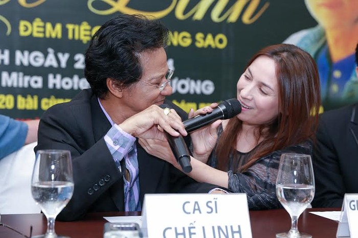 Chế Linh tiết lộ, ông đã rất run khi hát cùng ca sĩ Phi Nhung trong liveshow “Mười năm tình cũ”...