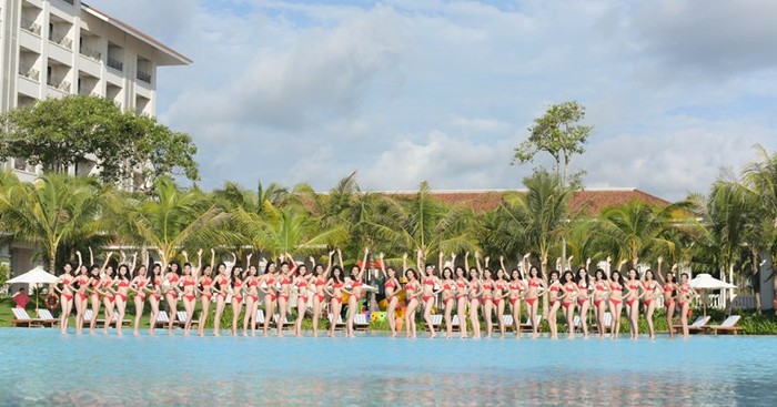 Trang phục bikini đã giúp cho ban giám khảo có được đánh giá chính xác nhất về hình thể của từng thí sinh tham dự vòng thi này.