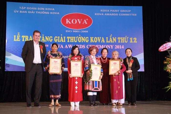 KOVA giành 4 giải thưởng dành cho cá nhân với những hành động làm đẹp cho xã hội.