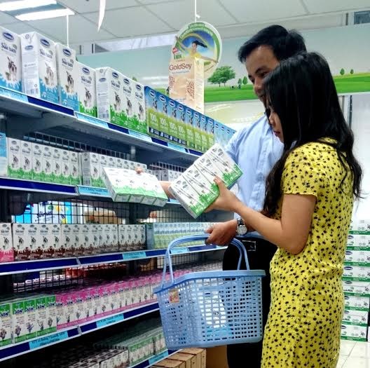 Sữa tươi tiệt trùng Vinamilk đạt giải thưởng Top 20 thương hiệu vàng thực phẩm VN tiêu biểu năm 2014.