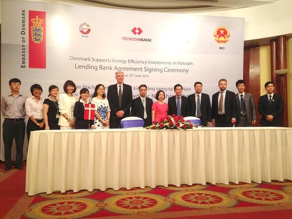 Ngân hàng TMCP Kỹ thương Việt Nam (Techcombank) ký thỏa thuận hợp tác với Đại sứ quán Đan Mạch tại Việt Nam về hỗ trợ các sáng kiến sử dụng năng lượng hiệu quả trong lĩnh vực tư nhân.