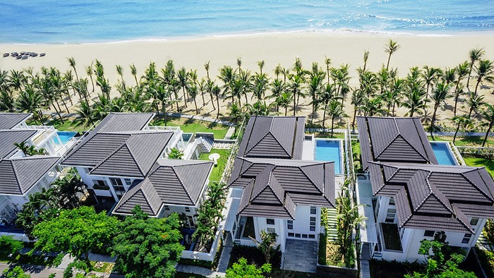 Trải rộng trên diện tích 15ha, Premier Village Đà Nẵng Resort là quần thể gồm 118 ngôi biệt thự ven biển đẳng cấp mang đường nét kiến trúc độc đáo, hiện đại.