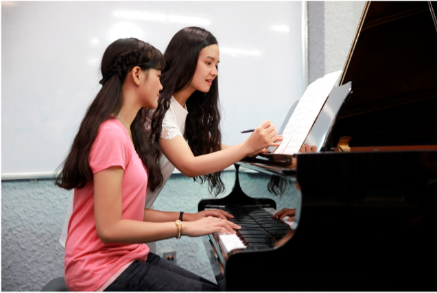 Văn Hiến là trường ĐH đầu tiên đào tạo chuyên ngành piano, thanh nhạc hệ ĐH chính quy.