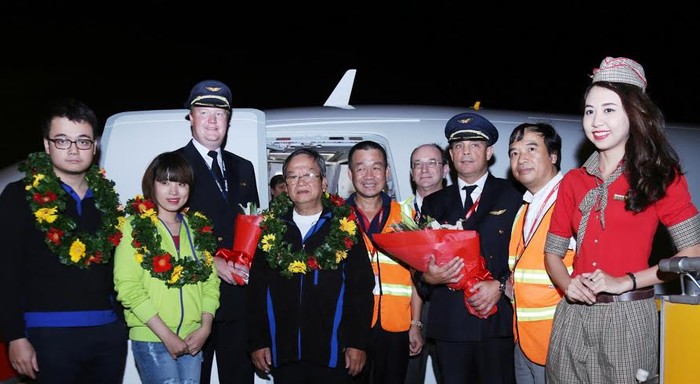 Những hành khách may mắn thưởng ngoạn Châu Âu và đón tàu bay mới cùng Vietjet.