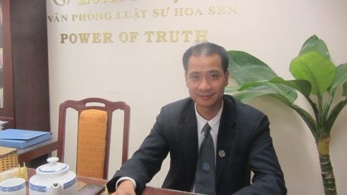 Luật sư Nguyễn Tấn Thi - Trưởng văn phòng luật sư Hoa Sen, người bào chữa miễn phí cho anh Minh (Ảnh: T.Q)