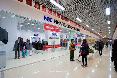 Nhiều nhãn hàng thời trang &quot;made in Vietnam&quot; quyết định mở showroom tại Nga để chiếm lĩnh thị trường.