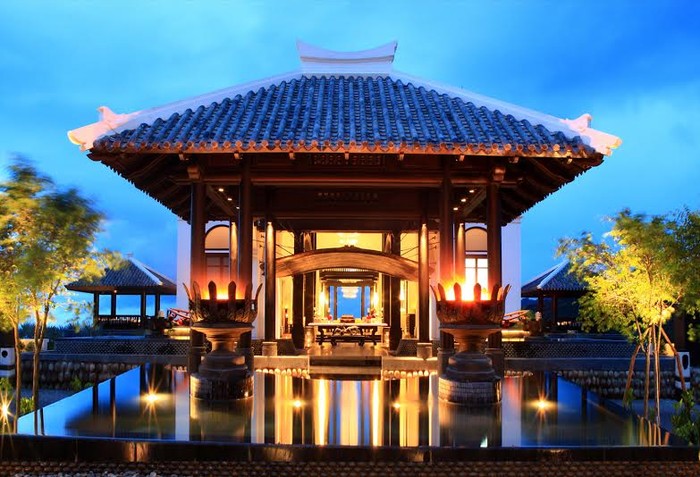 Trong năm 2015, InterContinental Danang Sun Penninsula Resort đã không ngừng nâng cao chất lượng dịch vụ xứng tầm với đẳng cấp và danh hiệu “Khu nghỉ dưỡng sang trọng nhất thế giới năm 2014”.