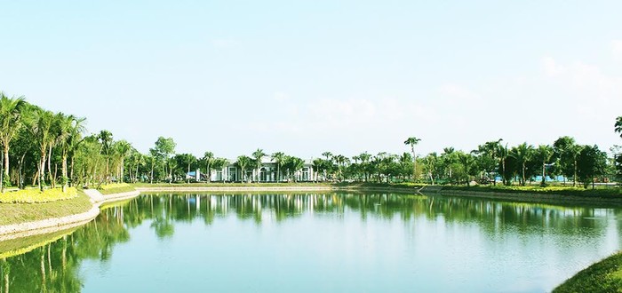 Một góc hồ thiên nhiên của FLC Vĩnh Thịnh Resort.