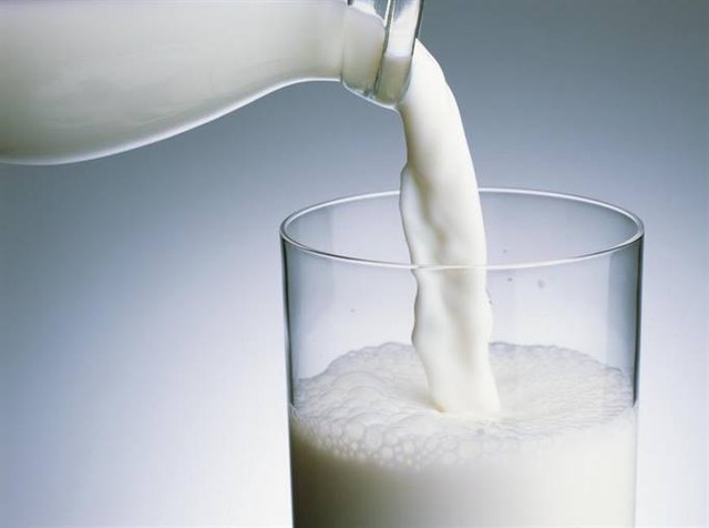 Chị Phương Chi quan niệm, sữa là nguồn dinh dưỡng tốt, nhất là với trẻ em nên các con chị được khuyến khích uống sữa hàng ngày. Ảnh minh họa.