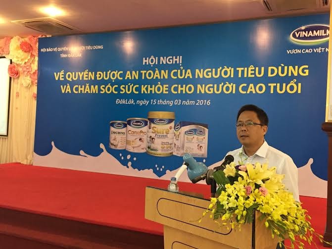 Ông Nguyễn Ngọc Thành - Giám đốc kinh doanh miền trung 2 Vinamilk - phát biểu tại hội thảo ở Đắk Lắk.