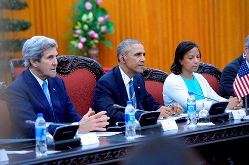 Tổng thống Obama chọn nước uống ICY Vinamilk trong buổi làm việc với Thủ tướng Nguyễn Xuân Phúc.