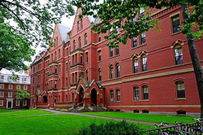 Trường Đại học Harvard sẽ là một trong những điểm đến tuyệt vời của học sinh trong Trại hè VinCamp tại Boston, Hoa Kỳ.