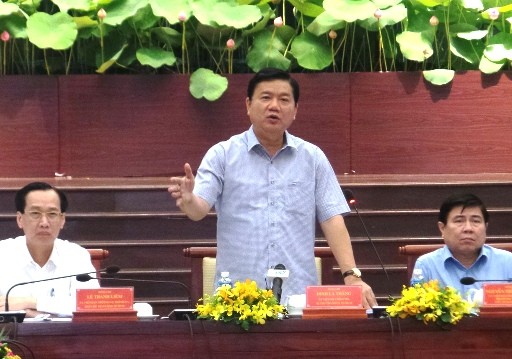 Bí thư Thành ủy Đinh La Thăng phát biểu tại buổi làm việc. Ảnh VGP/Phan Hoàng.