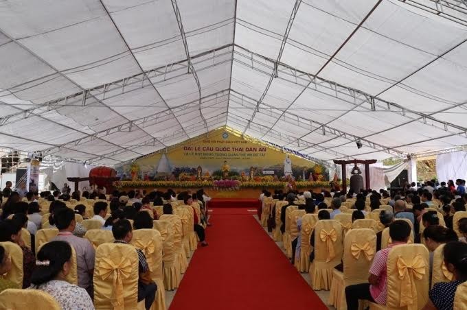 Ngày 24/7, tại chùa Bảo An, huyện Sa Pa, tỉnh Lào Cai, Giáo hội Phật giáo Việt Nam tổ chức Đại lễ cầu Quốc thái dân an và lễ đúc tượng Quán Thế m Bồ Tát. Ảnh: Nguyễn Thắng.