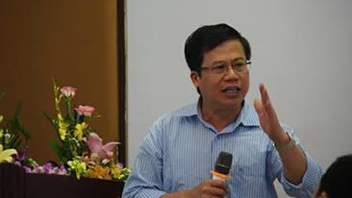 TS. Tống Xuân Chinh - Phó Cục trưởng, Cục Chăn nuôi (Bộ Nông nghiệp và Phát triển nông thôn) trong một cuộc hội thảo về Sữa học đường.