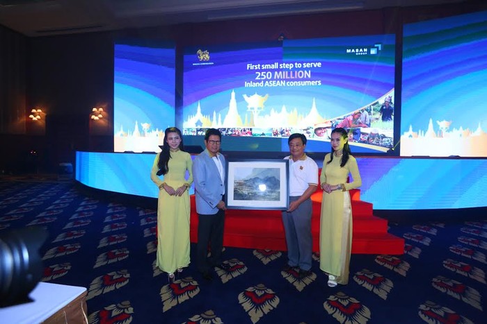 Masan và Singha Asia Holding Pte Ltd chính thức giới thiệu sản phẩm nước mắm Chin-Su Yod Thong cho thị trường Thái Lan: “Bước chân nhỏ đầu tiên phụng sự 250 triệu người In-land ASEAN&quot;.