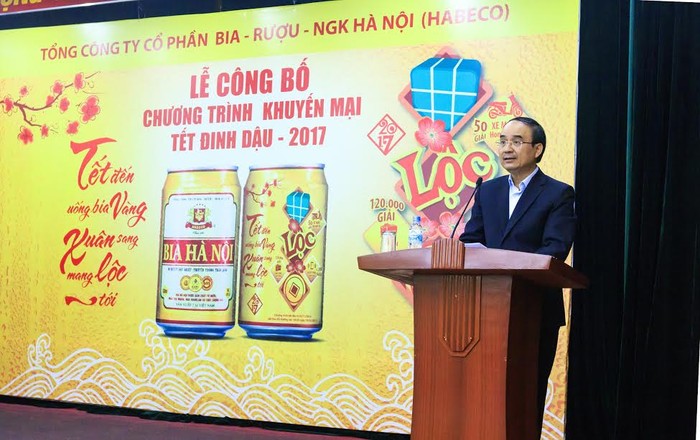 HABECO chính thức công bố Chương trình khuyến mại bia lon Hà Nội Tết 2017. Ảnh: Ông Nguyễn Hồng Linh – Tổng giám đốc HABECO phát biểu tại chương trình.