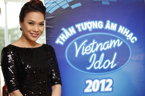 Được biết, đơn vị sản xuất của Vietnam Idol 2012 cũng đã phải chi một số tiền không dưới nửa tỷ đồng để Mỹ Tâm có thể toàn tâm toàn ý đảm nhận vai trò giám khảo trong suốt hành trình tìm kiếm Thần tượng âm nhạc Việt 2012.