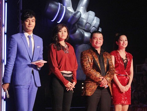 Mặc dù được đánh giá cao hơn 2 thí sinh nữ nhưng Huỳnh Anh Tuấn vẫn phải dừng bước tại The voice