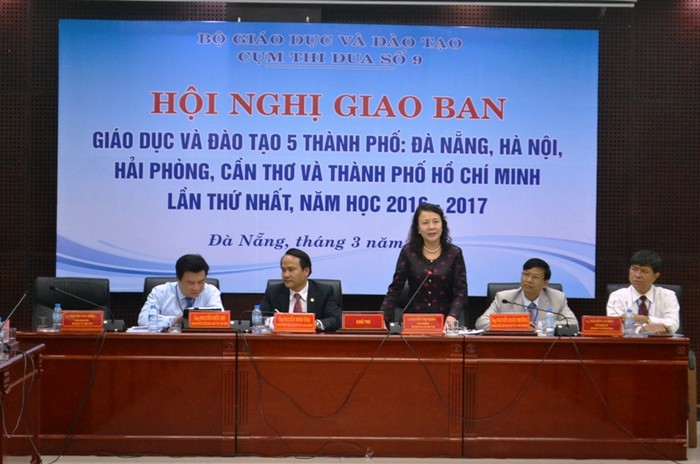 Thứ trưởng Bộ GD&amp;ĐT Nguyễn Thị Nghĩa cho rằng, để xảy ra sự cố rồi đuổi giáo viên ấy là chưa tốt. Ảnh: TT